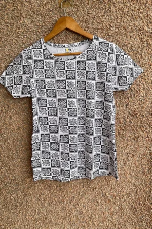 Black and White Printed t-shirt
